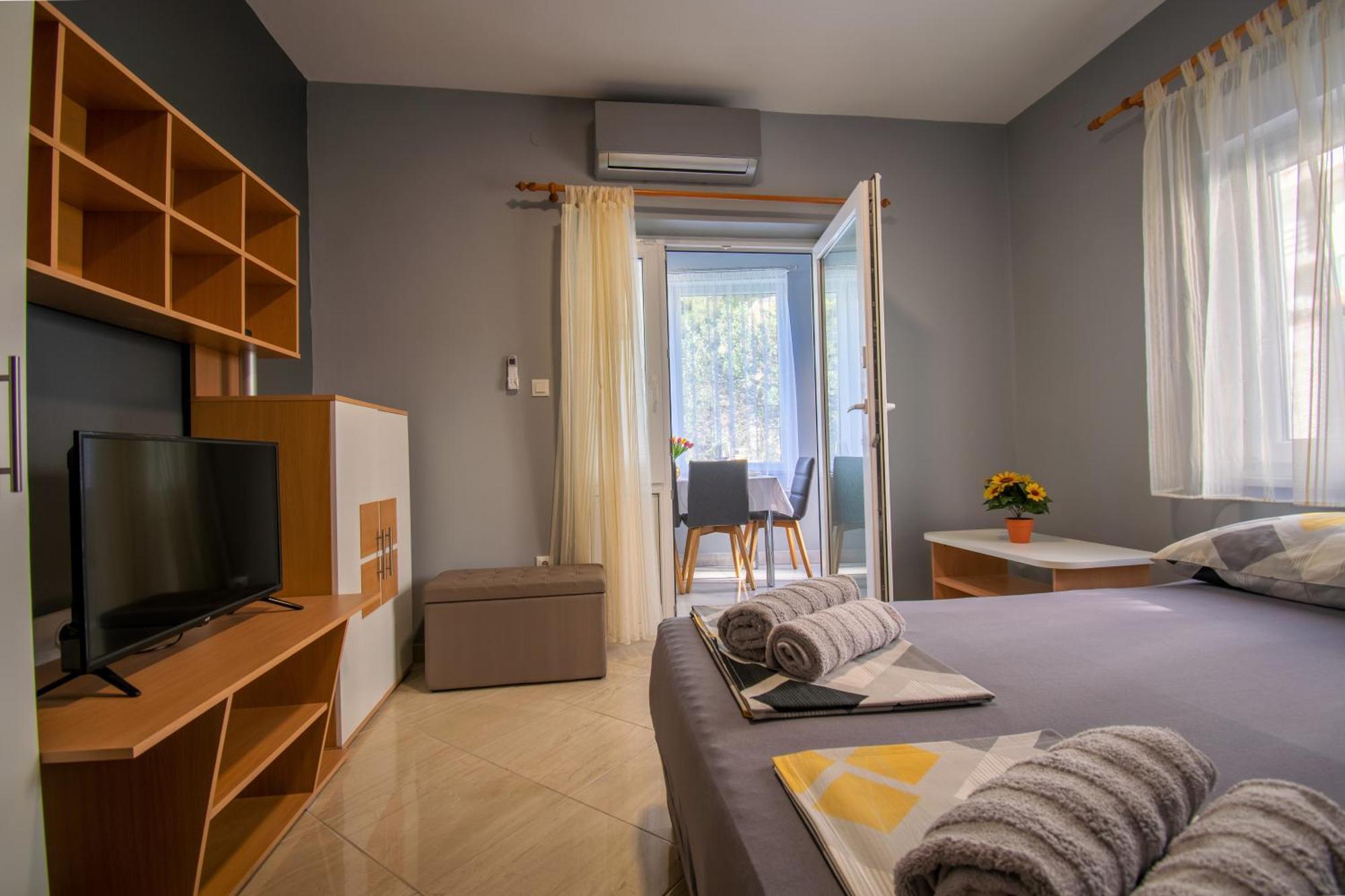Apartments Hudovernik 巴什卡沃达 外观 照片