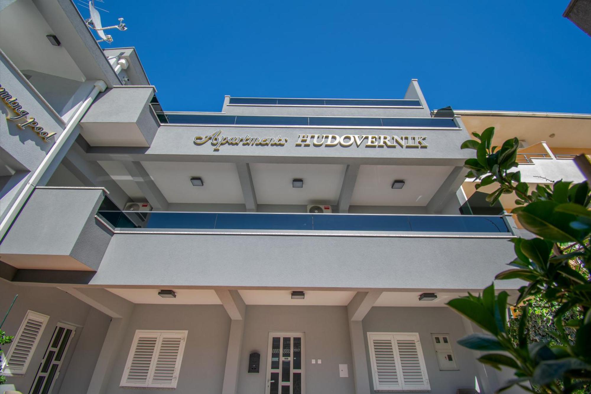 Apartments Hudovernik 巴什卡沃达 外观 照片