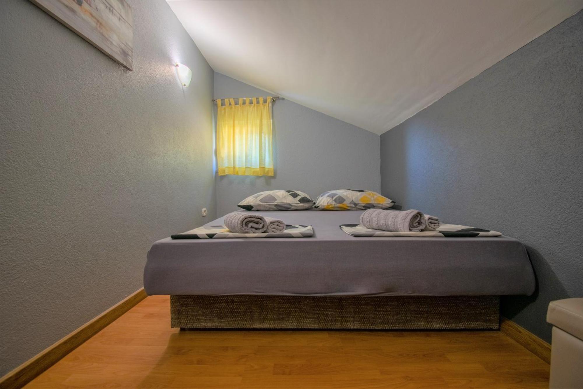 Apartments Hudovernik 巴什卡沃达 外观 照片