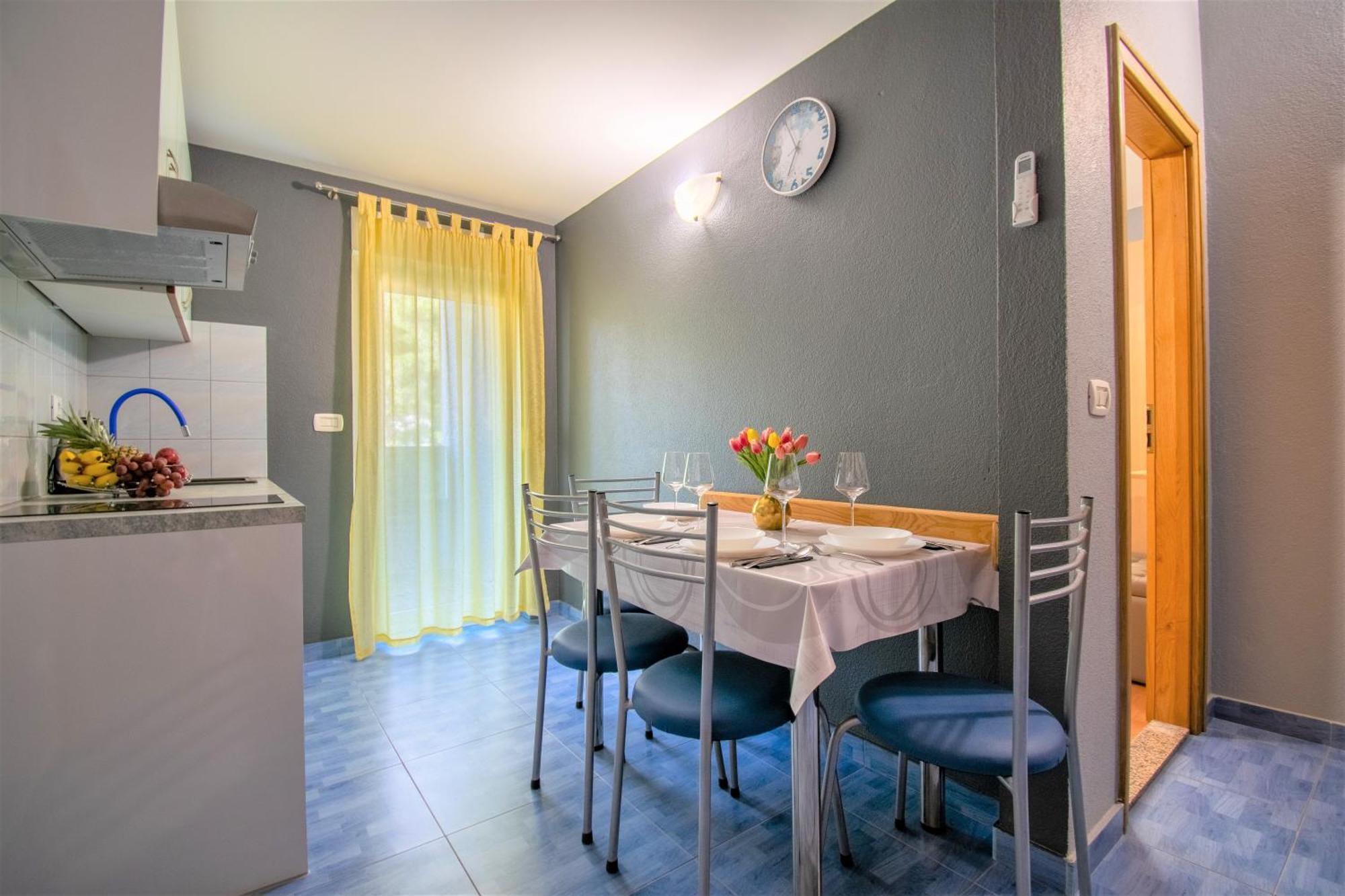 Apartments Hudovernik 巴什卡沃达 外观 照片